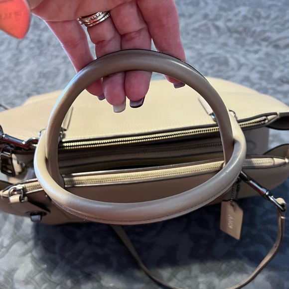 Authentic Coach - Picture 9 of 16